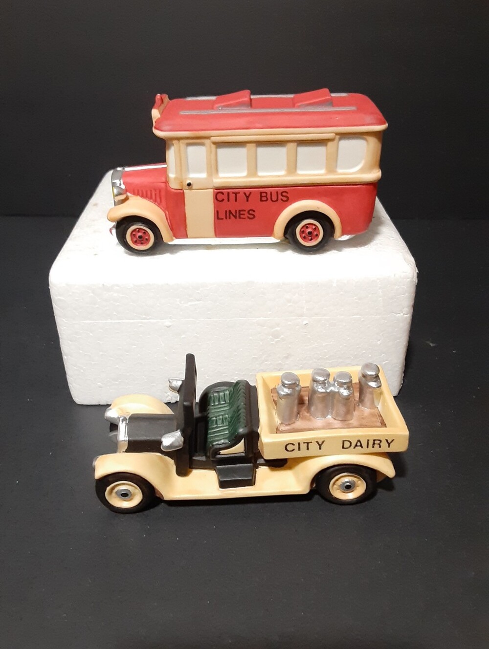 Vintage Department 56 "Transport" 2 Pc Accessory Set 5983-8 Heritage Village